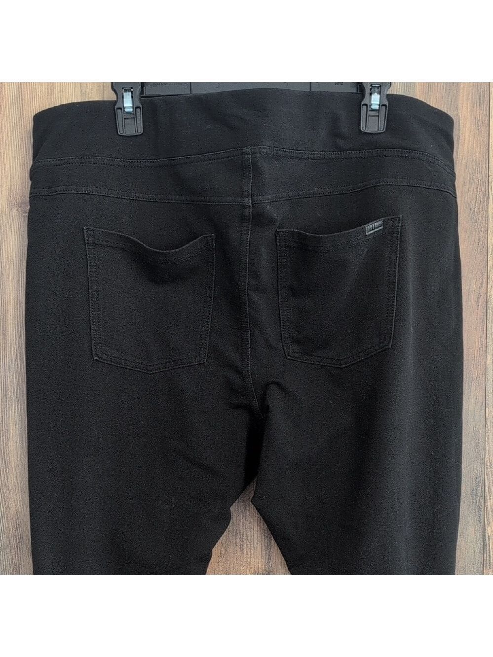 NWT HUE Black Plus Size Classic Black Stretch Pants Jegging 2X         C112